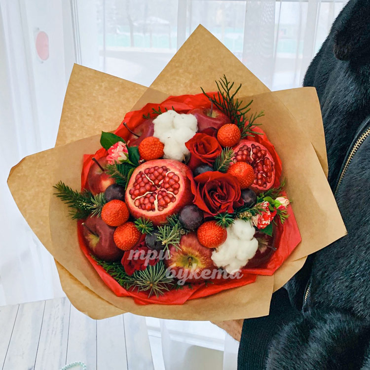 Новогодний букет из гранатов и роз (доп. фото)