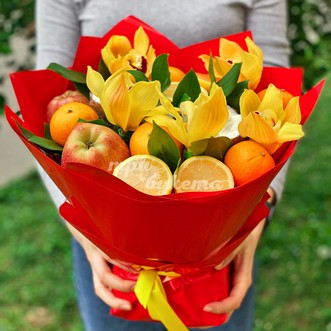 Фруктовый букет с орхидеями